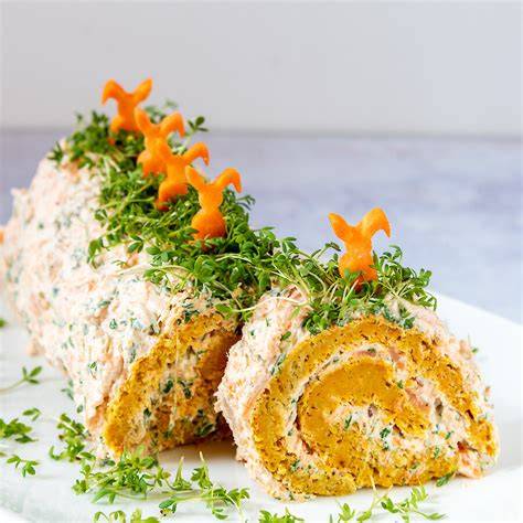 Herzhafte Biskuitrolle mit Frischkäse und Lachs