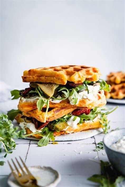 Herzhafte GOFREX Waffel mit Avocado und Ei