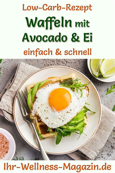 Herzhafte Low Carb Waffel mit Avocado und Grapefruit