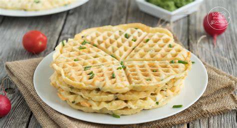Herzhafte Waffeln mit Kräutern und Käse