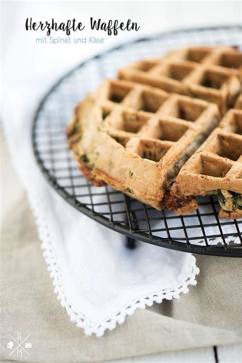 Herzhafte Waffeln mit Spinat und Käse