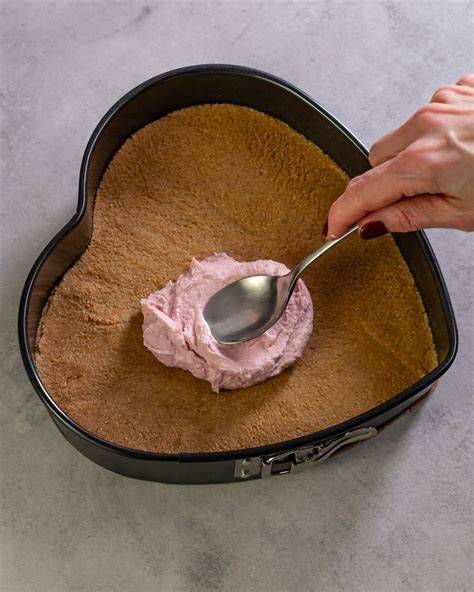 Herzkuchen aus Springform mit Ganache-Überzug