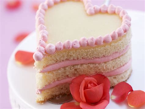 Herzkuchen mit Rosen-Dekor