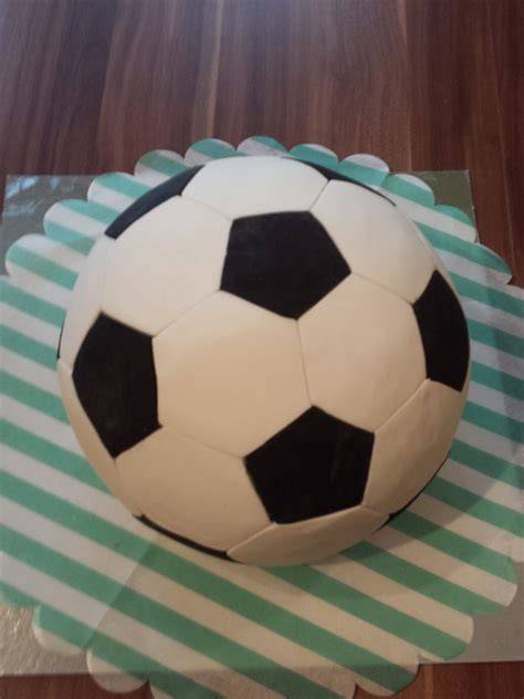 Hexagon- und Pentagon-Felder für das Fußballmuster aus Fondant
