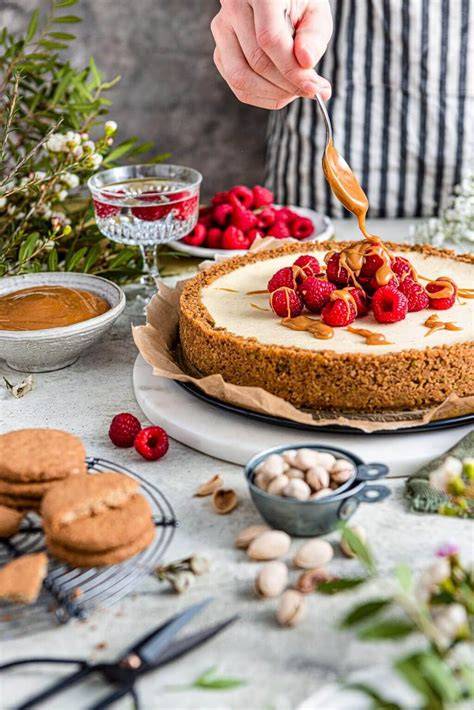 Himbeer Cheesecake mit Ziegenkäse und Pistazien