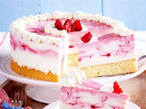Himbeer-Quark-Torte mit Schokoladensplittern