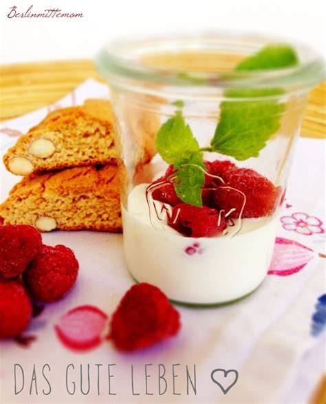 Himbeer-Trifle im Glas als leichter, fruchtiger Abschluss