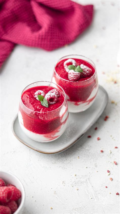 Himbeerpüree und pinker Zuckerguss im Vergleich