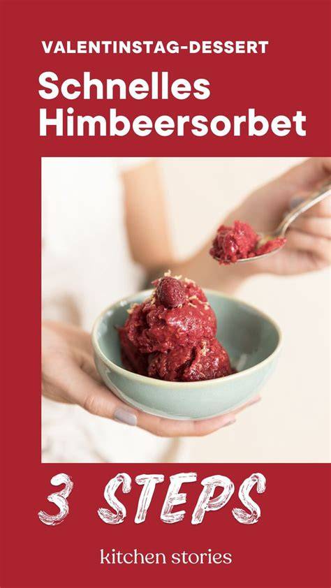 Himbeersorbet frisch serviert im Glas
