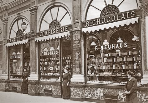 Historische Ansicht der Chocolaterie Jacques in Eupen und frühe Produktwerbung