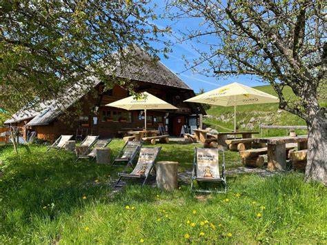Historische Aufnahme: Rappenecker Hütte am Schauinsland - Ursprung des berühmten Käsekuchens