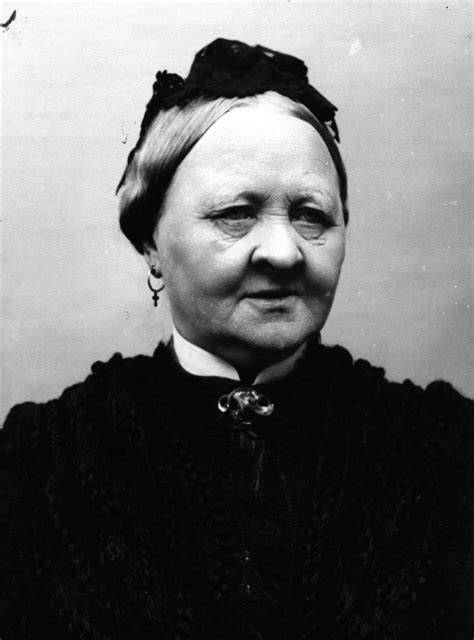 Historische Aufnahme von Amalia Eriksson und der ersten Polkagris-Manufaktur