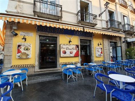 Historische Bar Dante in Pizzo und Don Pippo - Ursprung des Tartufo di Pizzo