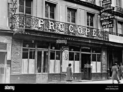 Historische Eisdiele (Café Procope, Paris, 17. Jahrhundert)