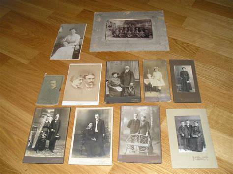 Historische Fotografien und Chronikseiten der Coppenrath Feingebäck