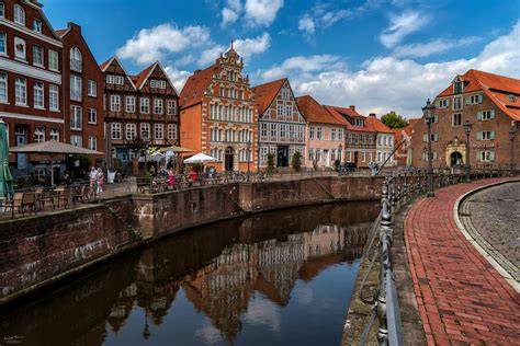 Historische Heringslogger und Glückstadts Altstadt