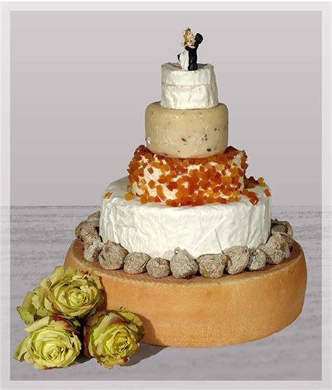 Historische Hochzeitstorten aus verschiedenen Epochen
