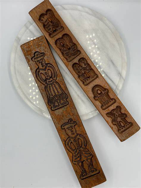 Historische Holzformen für Lebkuchenmotive