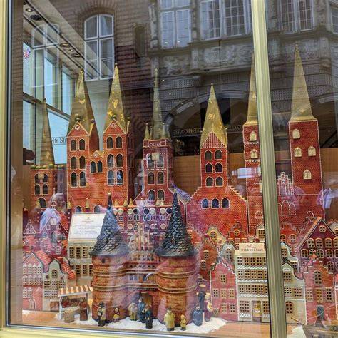 Historische Holzformen und Ausstellung im Marzipanmuseum Lübeck