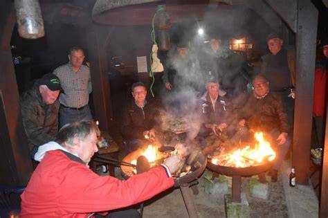 Historische Lübecker Marzipan-Manufaktur und Röstkessel über offener Flamme