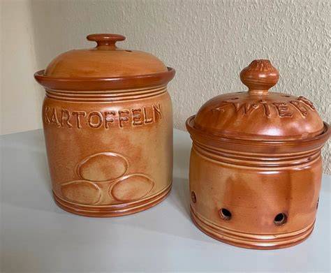 Historische Tongefäße mit Kakao-Spuren