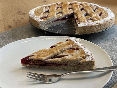 Historische und moderne Darstellungen der Linzer Torte
