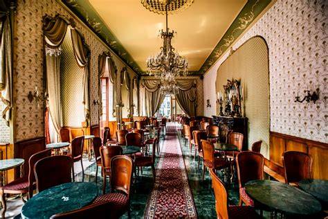 Historisches Café Gerbeaud, Budapest, mit Dobostorte