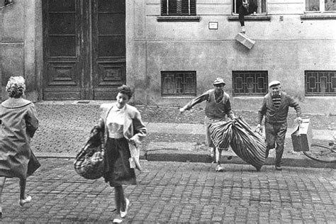 Historisches Foto: Trabant auf der Flucht aus der DDR