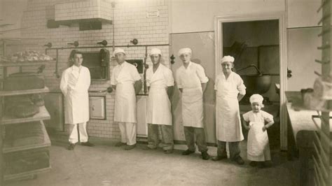 Historisches Foto der ersten Hans Freitag Bäckerei von 1946