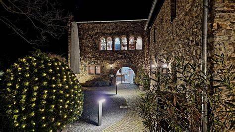 Historisches Graues Haus Oestrich-Winkel Außenansicht