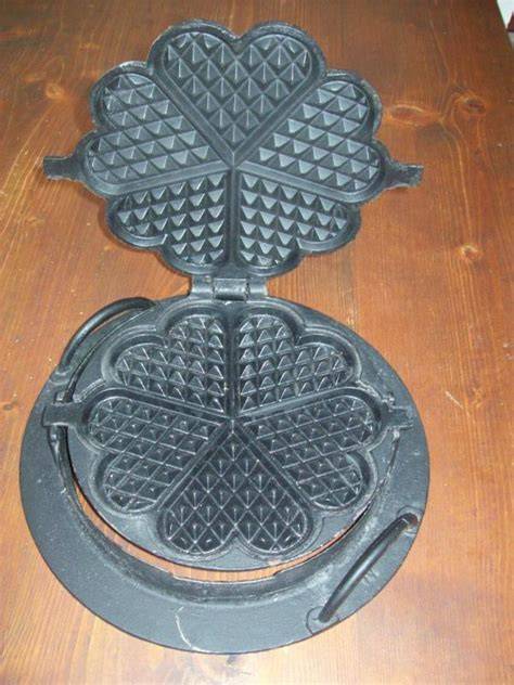 Historisches Waffeleisen aus dem 9. Jahrhundert