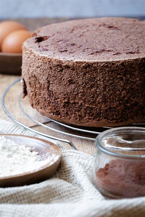 Hoher Schokobiskuit im Backring