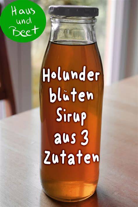 Holunderblütensirup im Glas