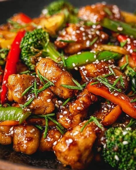 Honig Hähnchen mit Gemüse auf einem Backblech
