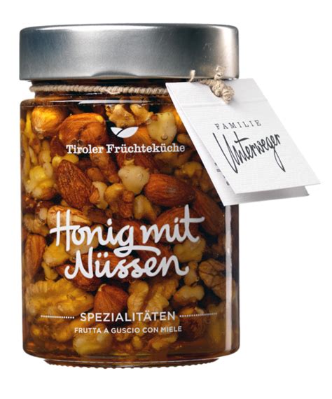 Honig mit Nüssen und Gewürzen als Delikatesse