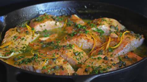 Honig-Knoblauch-Lachs in der gusseisernen Pfanne