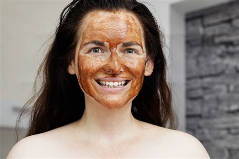 Honig-Zimt-Maske in Schale