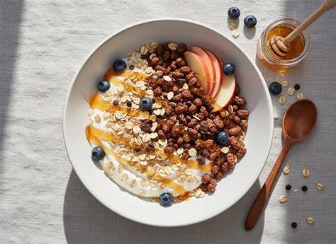 Honigbrot, Tee und Müsli mit Honig