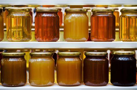 Honigsorten im Vergleich: Farbe, Konsistenz, Geschmack