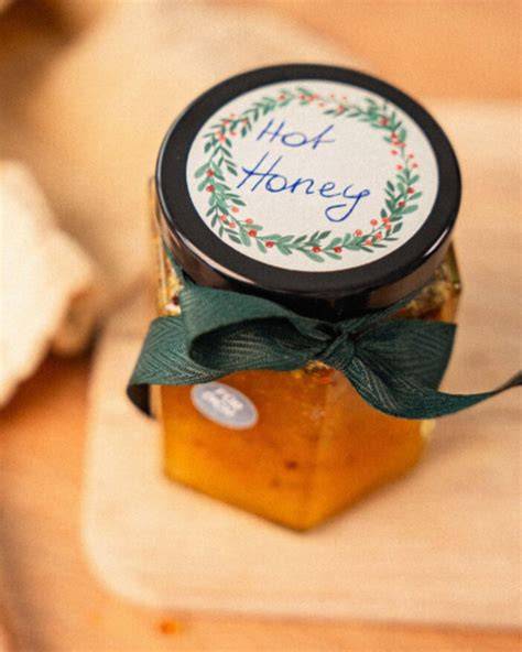 Hot Honey mit Zitronenschale und Kräutern