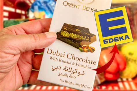 Humorvolle Werbung zu Dubai-Schokolade bei Edeka und Aldi
