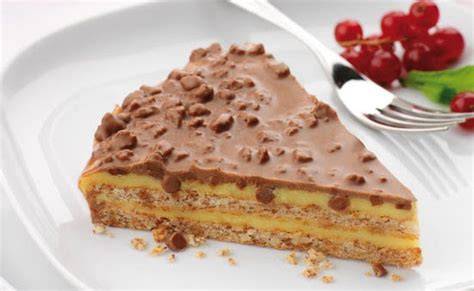IKEA Daim Torte angeschnittener Kuchen