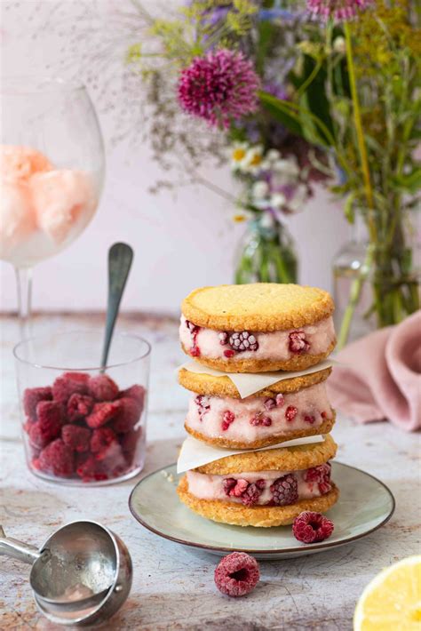 Ice-Cream-Sandwiches mit Plätzchen
