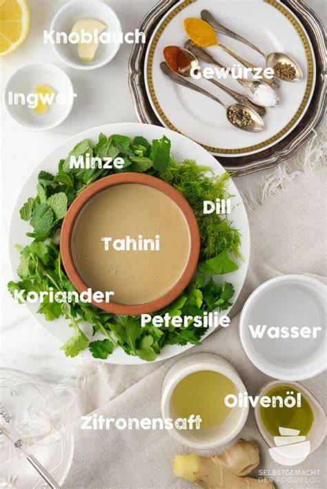 Illustration: Avocado, Cashews und Tahini als Basis für cremige Dressings
