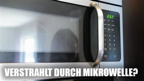Illustration: Warum Mikrowelle für Milcherwärmung ungeeignet ist