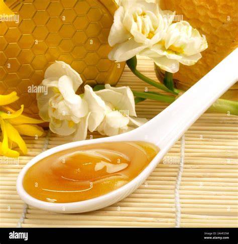 Illustration Löffel mit Manuka Honig: Farbe und Textur
