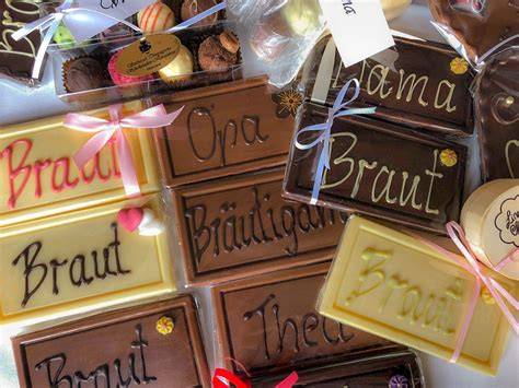 Individuell beschriftete Pralinen als Gastgeschenke