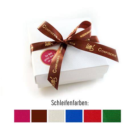 Individuell gestaltete Pralinenschachtel mit Zitat und Schleife