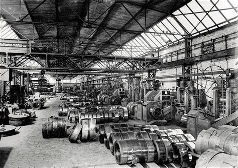 Industrielle Schokoladenproduktion: Walzwerk und Conche