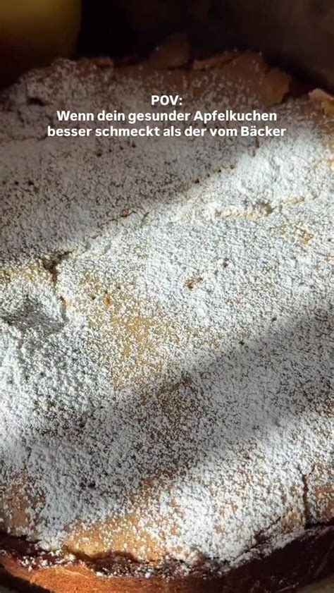 Infografik: Aufbau des Apfel-Birnen-Kuchens mit Teig, Mus und Gitterteig